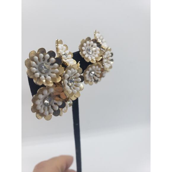 Vintage RARE Coro Clip-On Earrings White Daisy Cluster Rhinestone Center - Picture 2 of 15